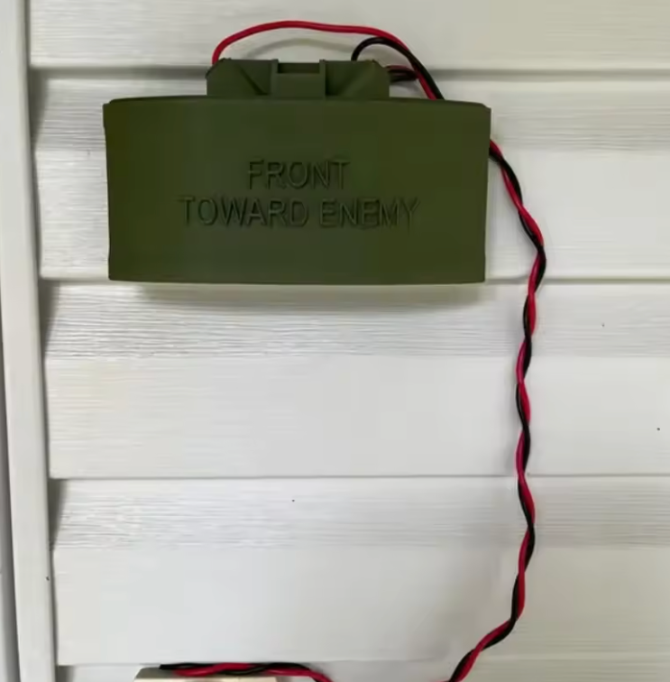 💣"Front Toward Enemy" Claymore No Soliciting Sign | Funny Gag Gift