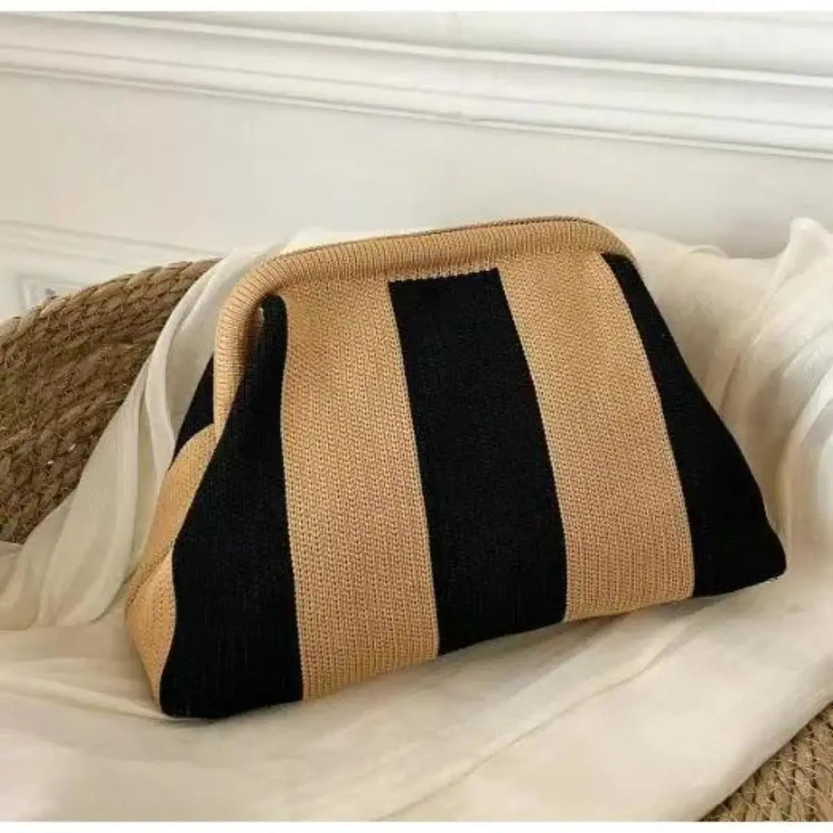 👜 Women’s Striped Crochet Clutch Bag – Lightweight Ruched Woven Makeup Pouch for Travel, Parties & Everyday Style ✨