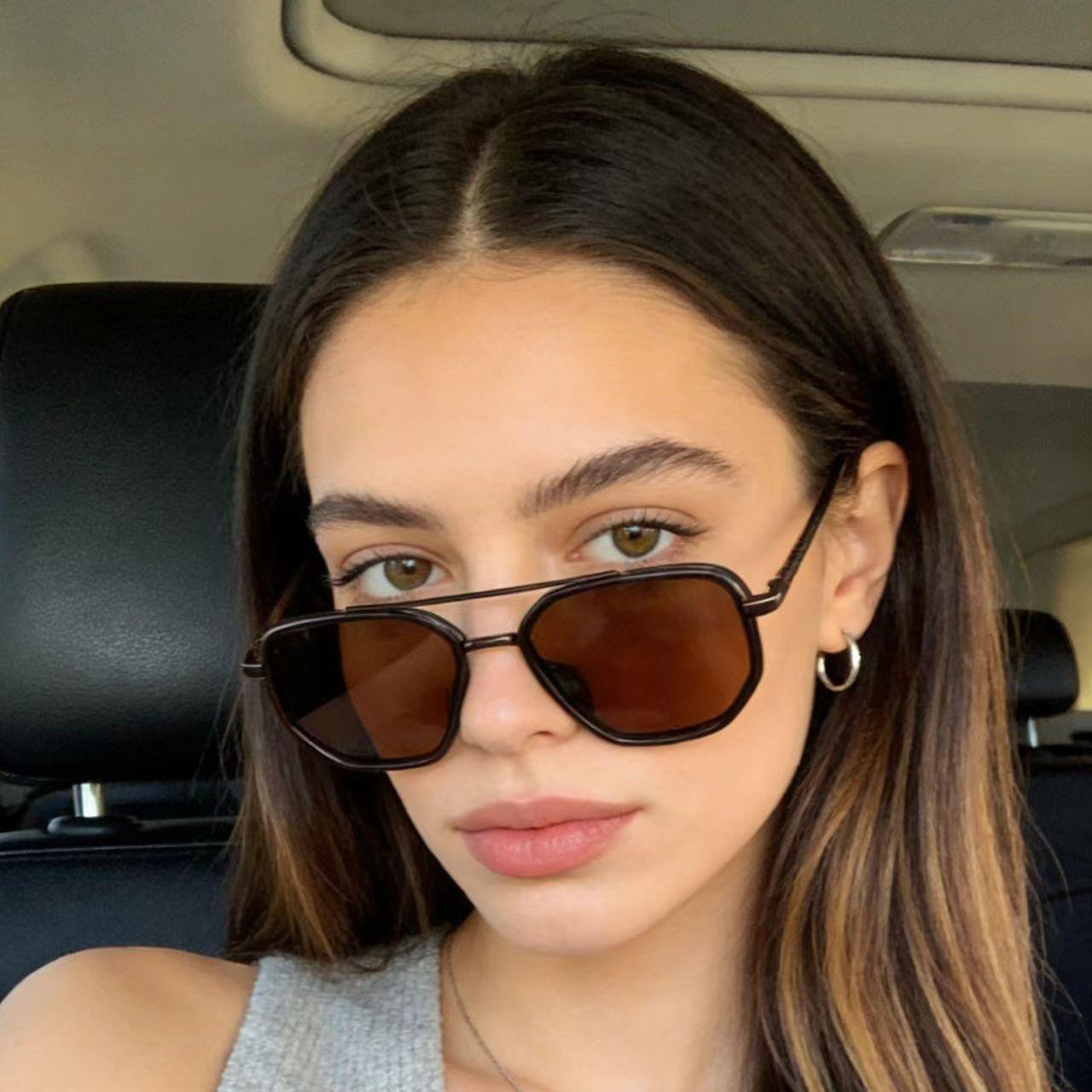 😎 Geometric Double-Bar Sunglasses – Trendy Metal Frame