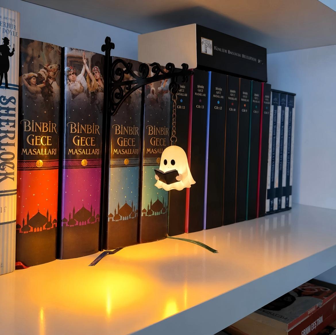 Library Lanterns - Decorative Bookshelf Lighting